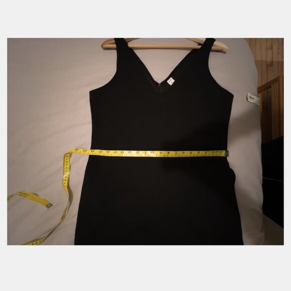 OLD NAVY - Sleeveless V-Neck Wide-Leg Jumpsuit - Picture 10 of 11